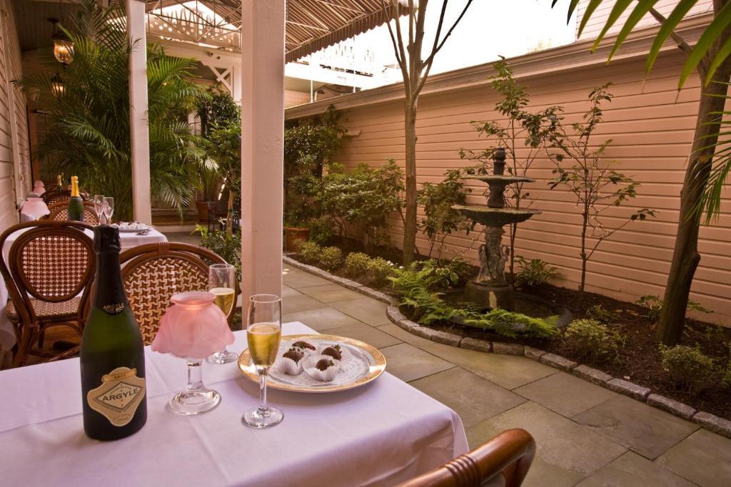 The Hotel Alcott Cape May Exterior photo